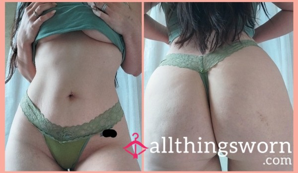 💚Lace Trim, Cotton Thong, Well Worn, Worldwide Shipping💚