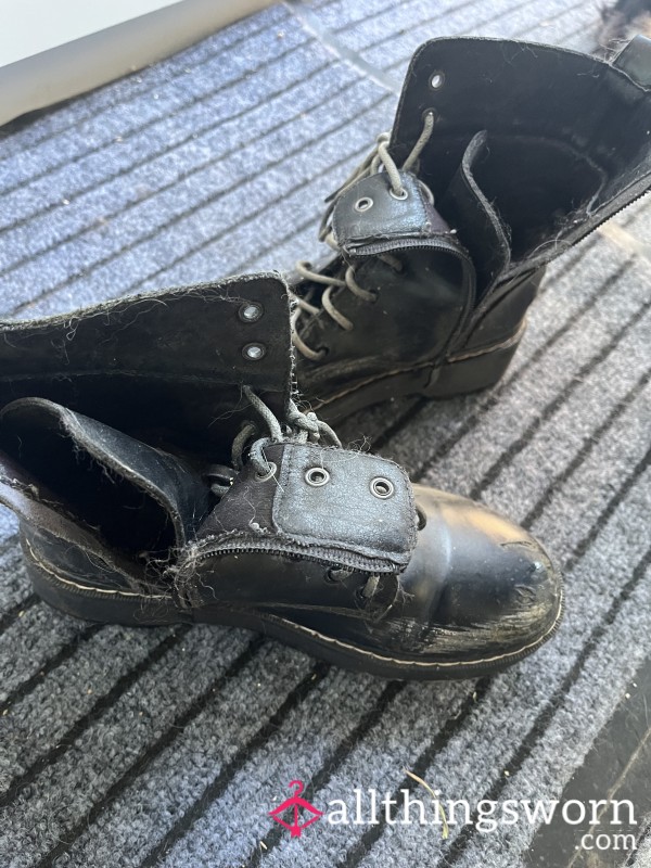 Lace Up Leather Ankle Length Boots