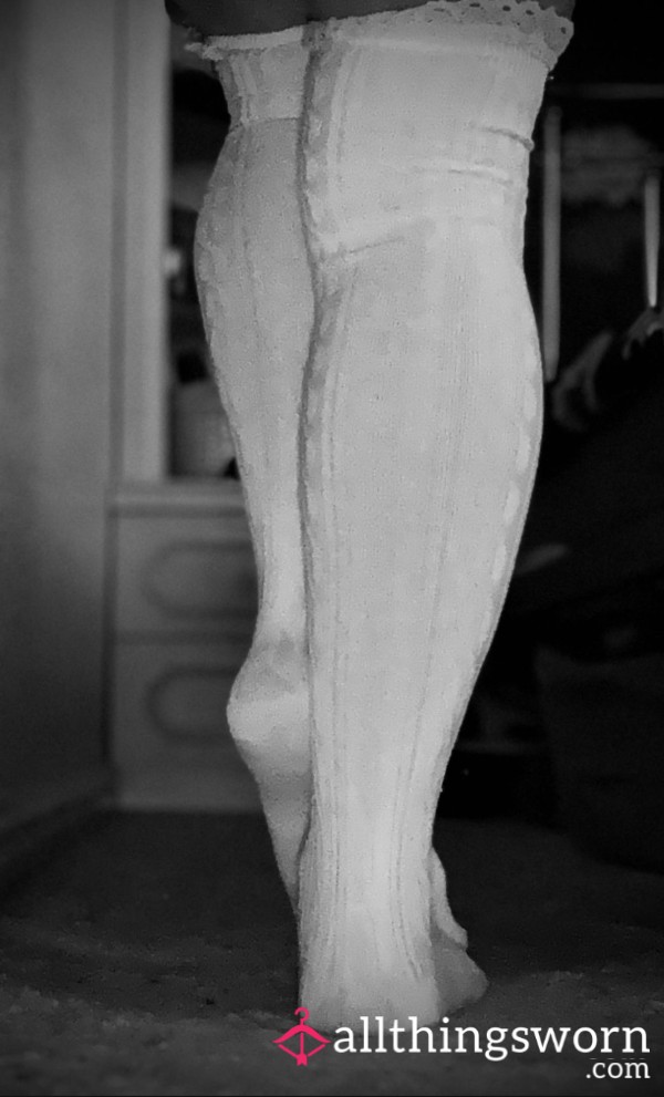 Lace‑Trimmed Quietness
