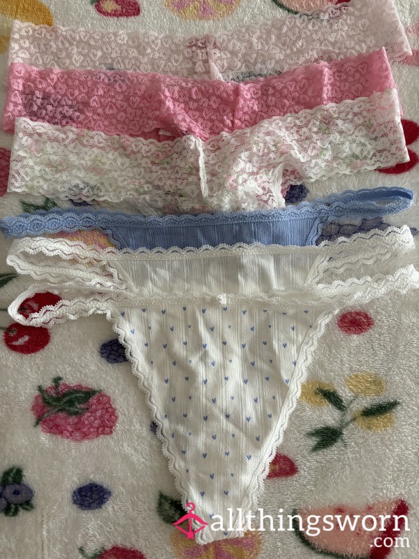 Lacey Cute Printed G Strings And Thongs💙🩷