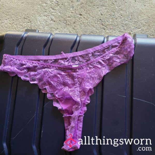 LACEY YUMMY THONGS