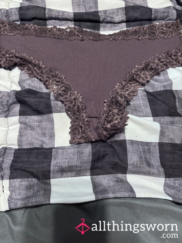 Lacy Mauve Dreams – Soft, Intimate, & Musky
