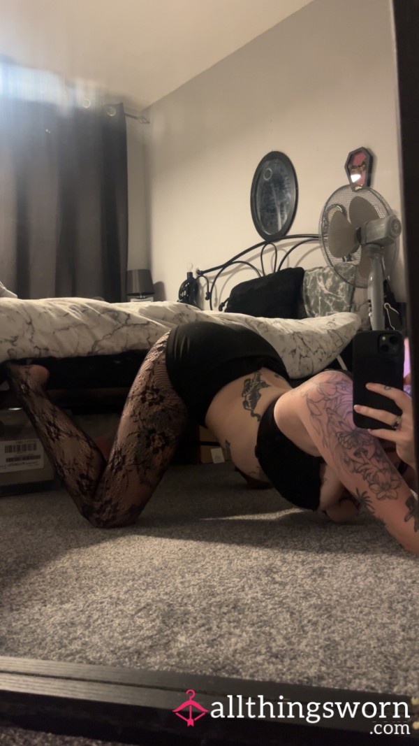 Lacy Tights No Panties Tease🖤