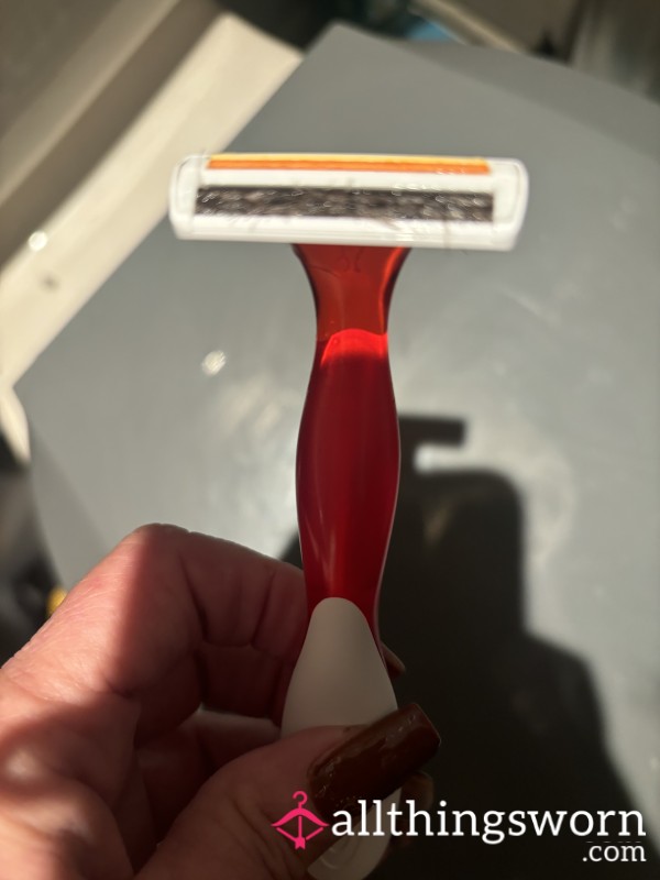 Ladies Full Very Used Razor