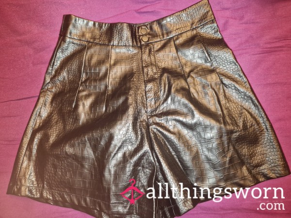 Ladies Leather Look Shorts Size 10.
