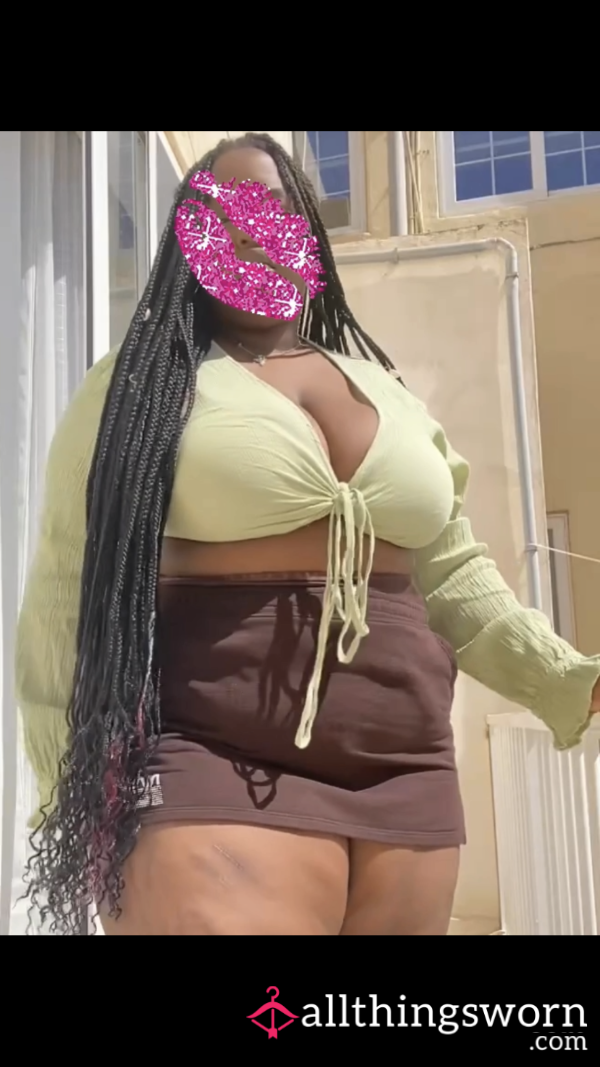 Lady Ebony’s Mini Skirts 👗