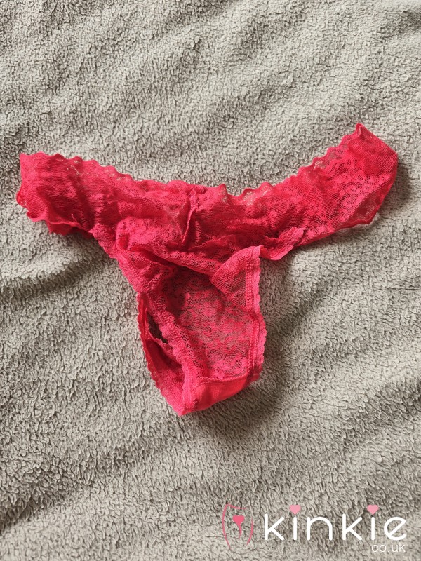 Lady In Red, Love To M*sturb*te In These