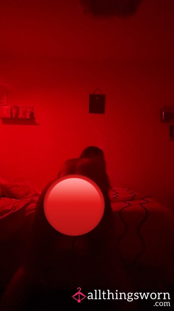 Lady In Red Twerkin By My Bed