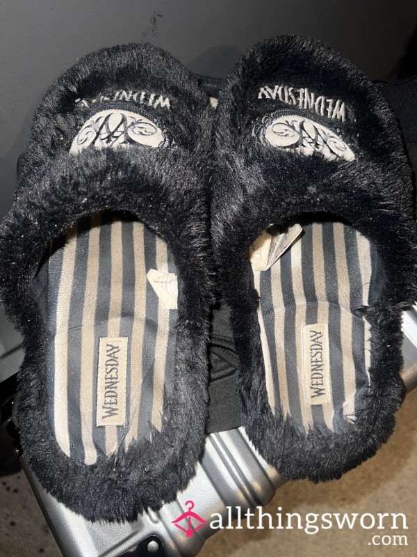 🖤 Lana’s Dirty Wednesday Slippers 🖤