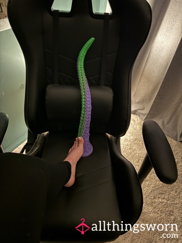 Large Fantasy T*ntacle, Alien / Di**o (used On Cam 😏)