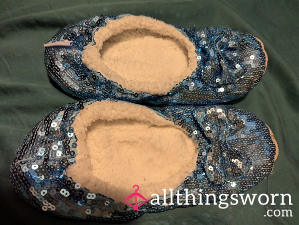 Large Girly Fuzzy Slippers- 🇺🇸FREE SHIPPING🇨🇦