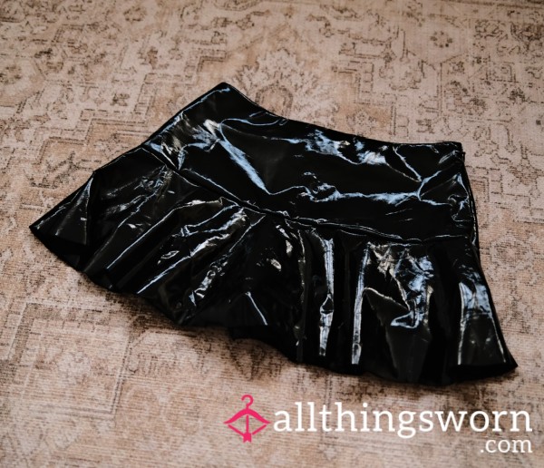 Latex Style Skirt With Shorts Worn Without Panties, 48hr Wear + Photos 🖤