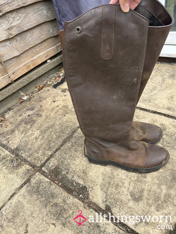 Leather Riding Boots. Size 6uk 8US. Worn For A Couple Of Years And Dirty