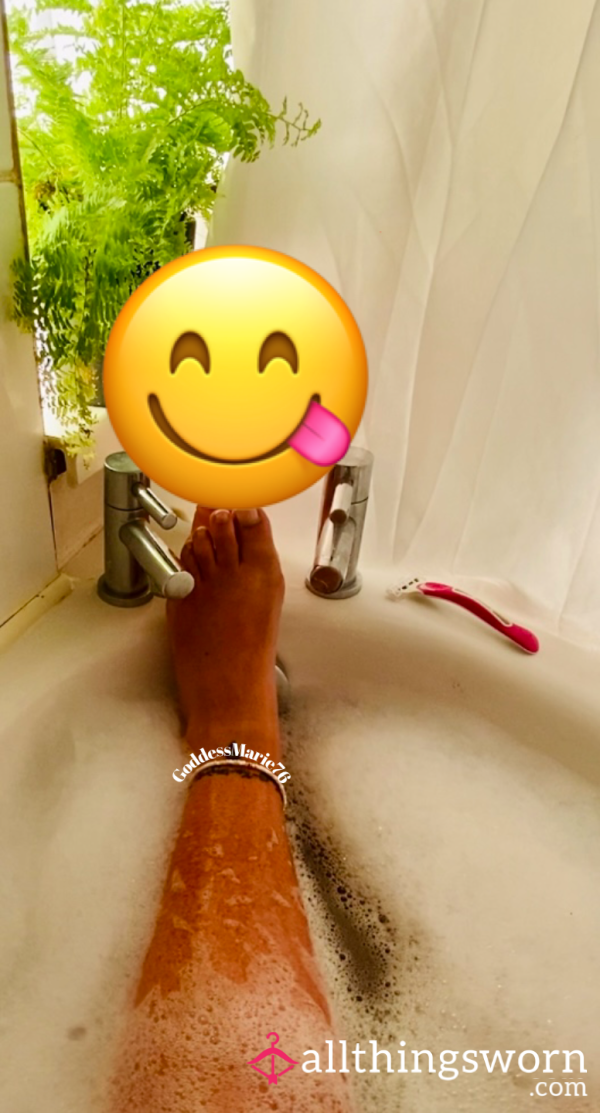 Leg Shaving In The Bath