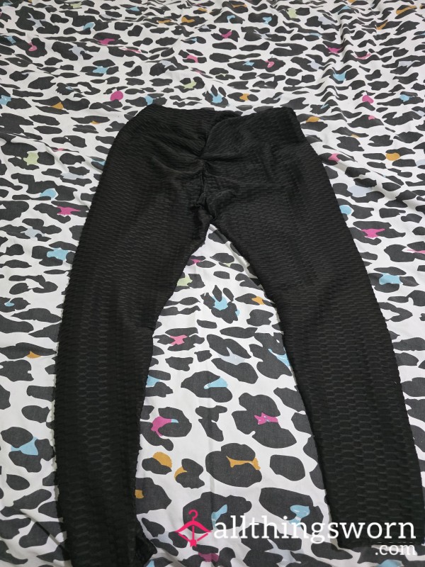 Leggings Worn With No Underwear