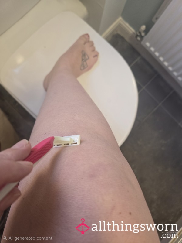 Legs Shaver With Hair In