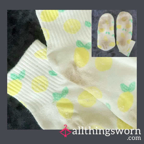 🍋🧦 Lemon Print White Ankle Socks: Permanent Footprints