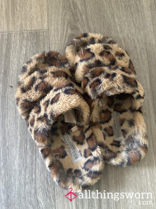 Leopard Print Fluffy Slipper Sandals