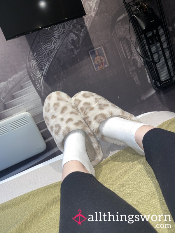 Leopard Print Worn Slippers
