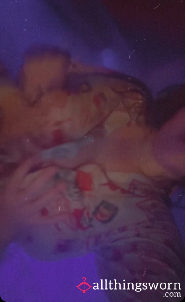 Lesbian Steamy Hot Tub 🥵🌶️