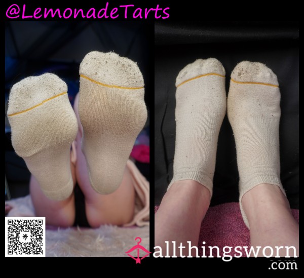 LESS UGLY YELLOW (SOCKS LISTING #25)