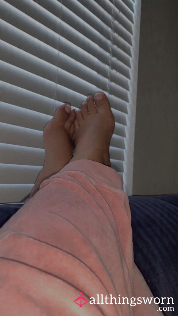 Let Me Scratch That Foot Kink You Have😉