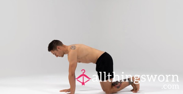 Let The Dash Decide On A Poll How Long You Deserve To Stay On Your Knees For Your Goddess😈