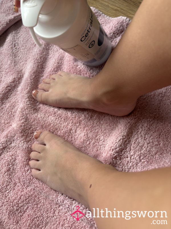 Let’s Moisturise My Feet🦶🏻