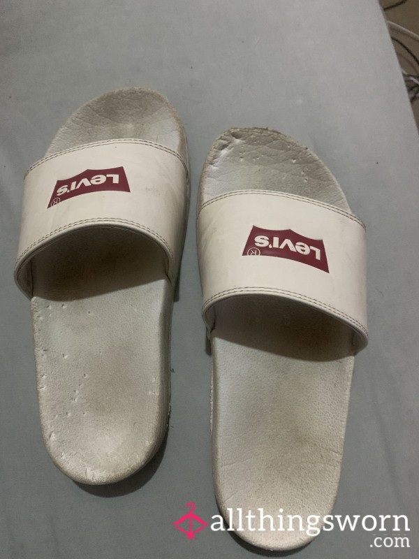 Levi Sliders