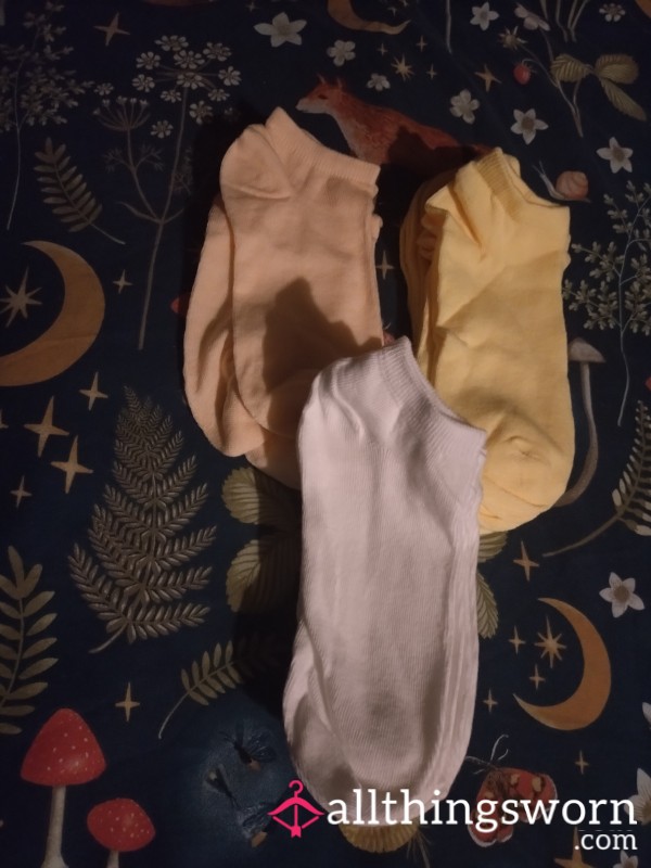 Light Coloured Trainer Socks Peach , Yellow And White