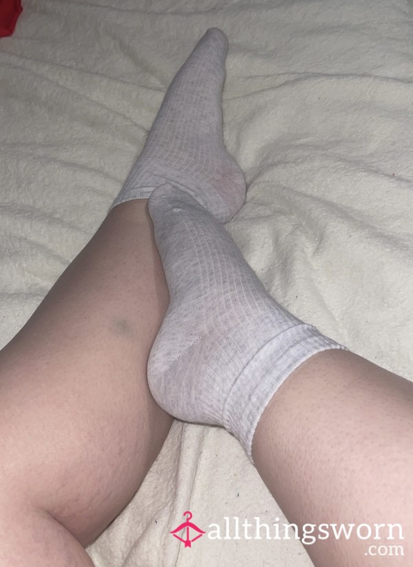 Worn Light Grey Cotton Crew Socks 🎀 Petite Size 5 Feet Edition 🧦💨😍