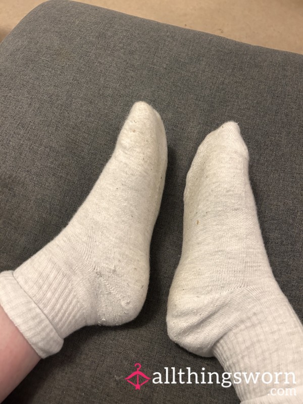 Light Grey Crew Socks 🧦