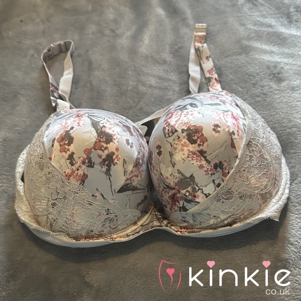 Light Grey Flowery Bra - Size UK 40D - SSBBW