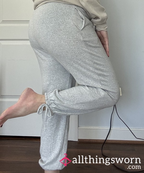 Light Grey Sweatpants - Size L 🩶