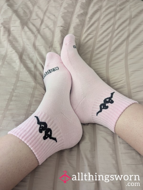 🩷 Light Pink Crew Socks - 1 Day Wear