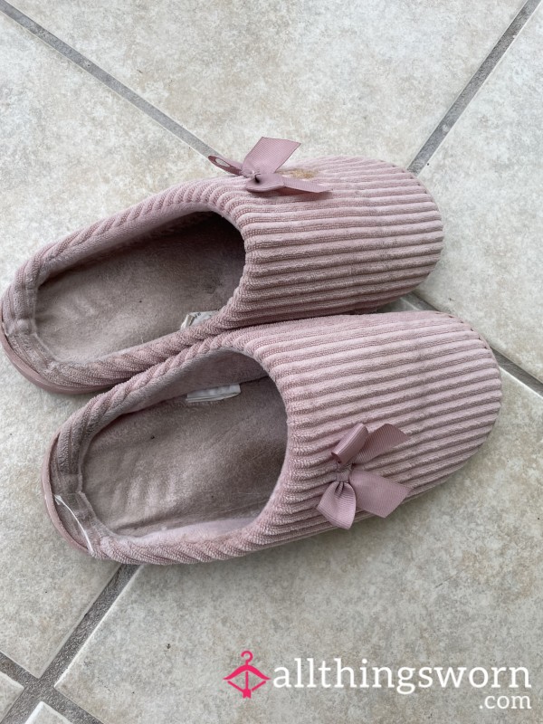 Dirty Worn Light Pink Slippers💕