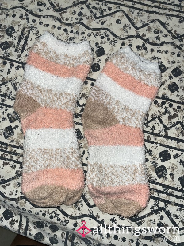 Light Stripe Fuzzy Socks