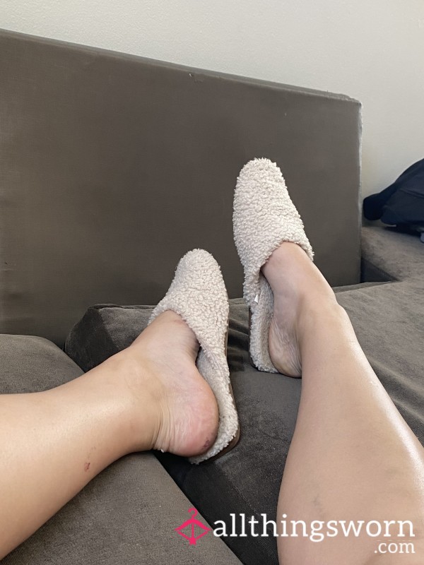 Lightly Scented Fuzzy Slippers Available For Wearing