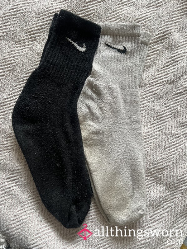 🖤 Lightly Worn Nike Sporty Socks. Dirty Enough For You. 🖤