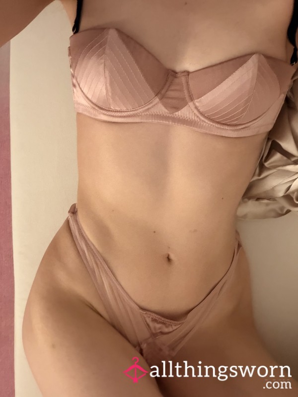 Lingerie Photoshoot 🖤