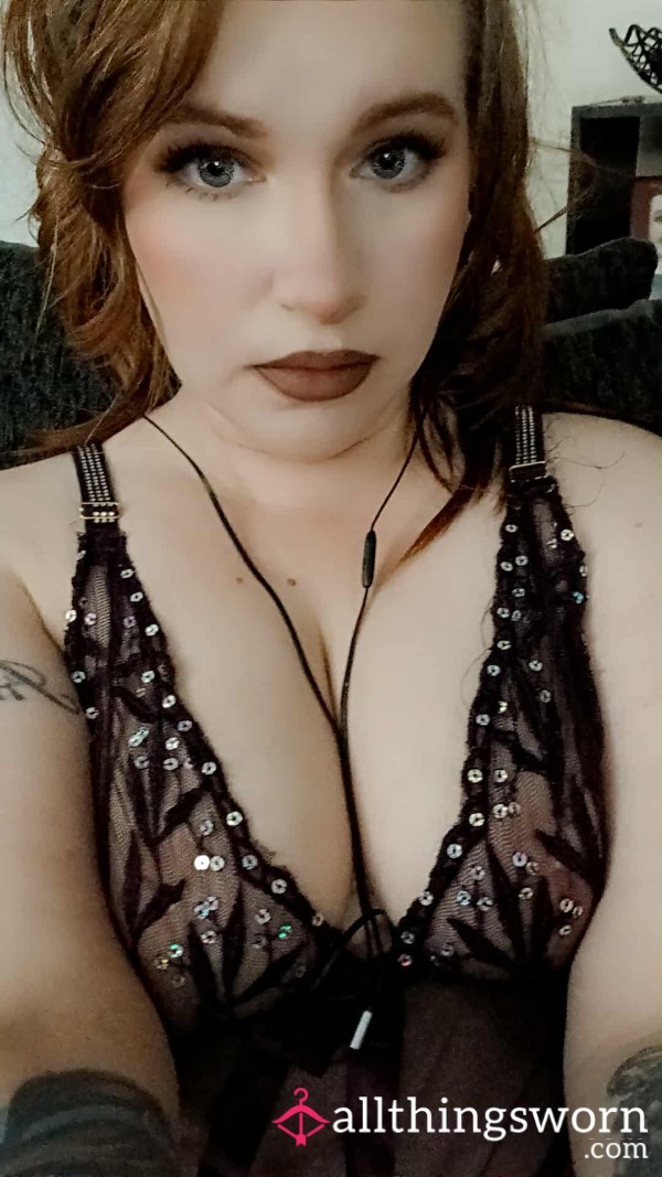 Lingerie, Topless, Face Shown.