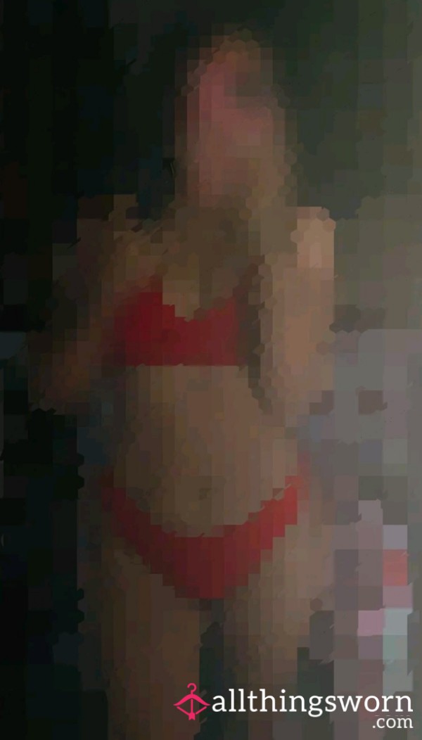 Lingerie Worn At The Gym Red Thong Set