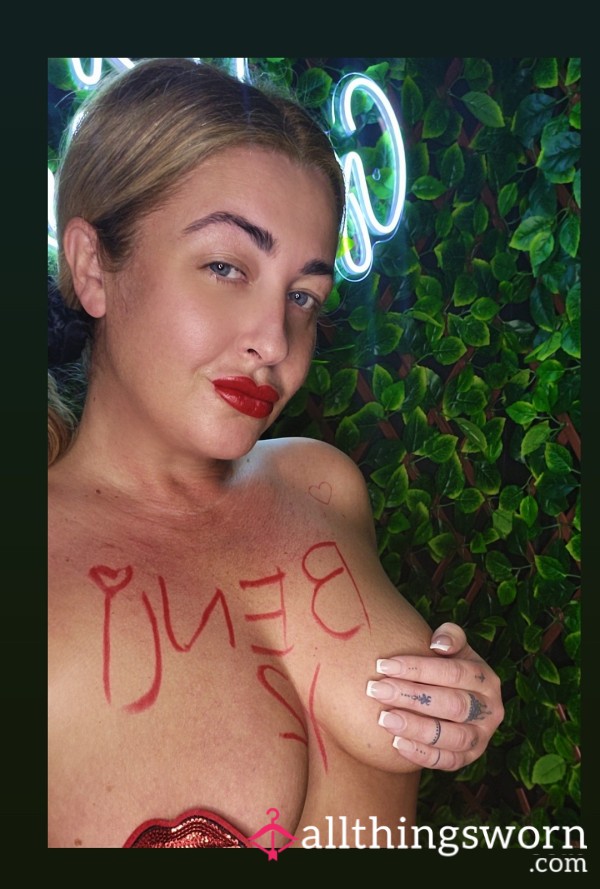 Lipstick My Tits | Profile Pic | Screensaver | Personal Photo