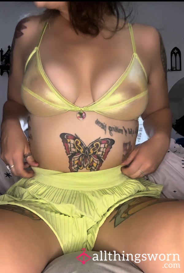 LITTLE GREEN SKIRT