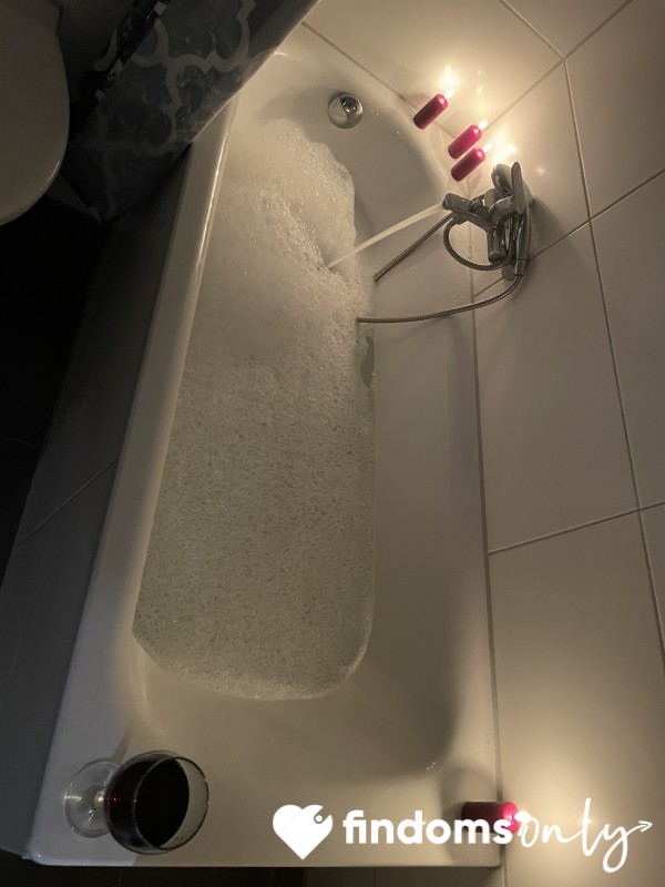 Little Peak In My Life Loving Baths And Shower