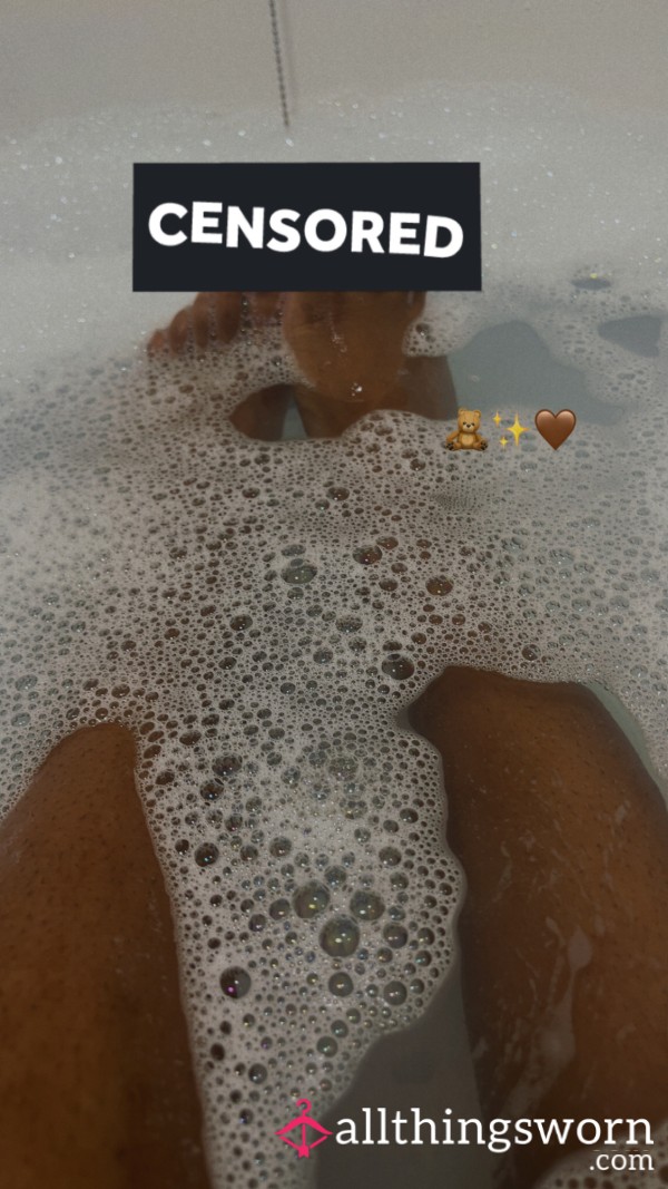 Little Piggies Splashing Around 🐷🤭