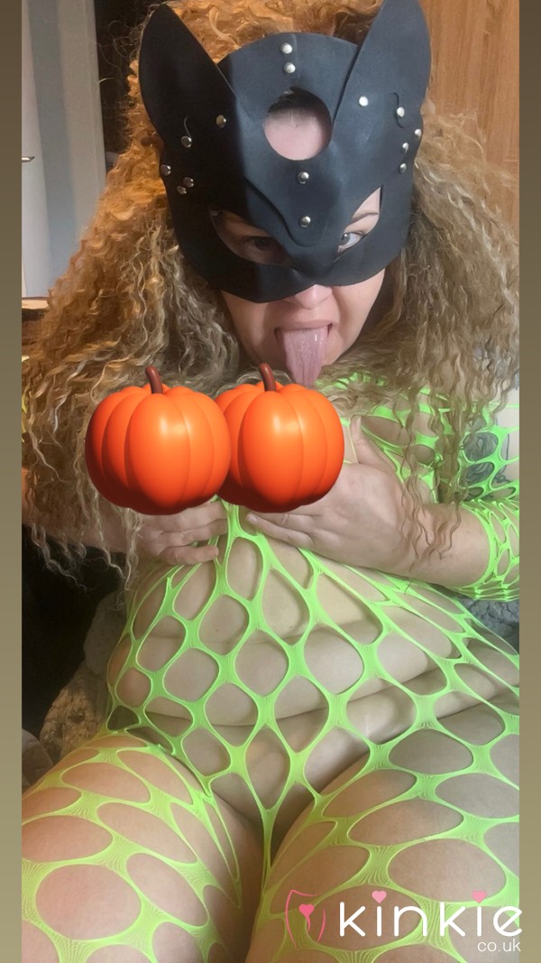 Live Cam, Custom And Pre Made Videos