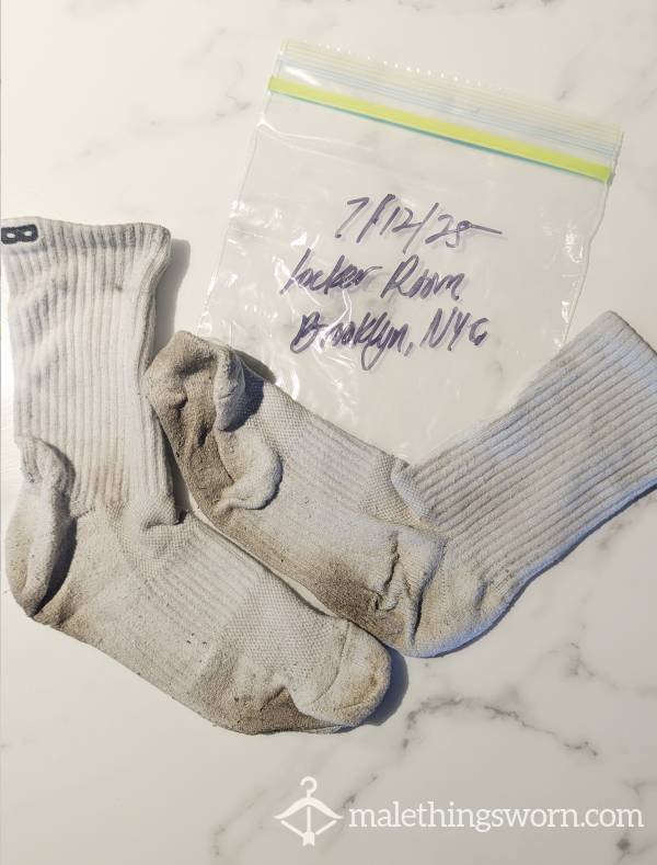 Locker Room Steal – Pair Of Thieves White Crew Socks – 7/12/25