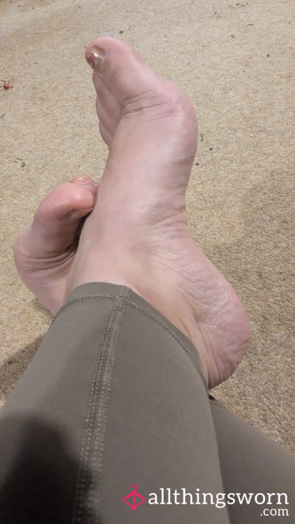 Long Day Walking Feet Picture In UGGs And Socks