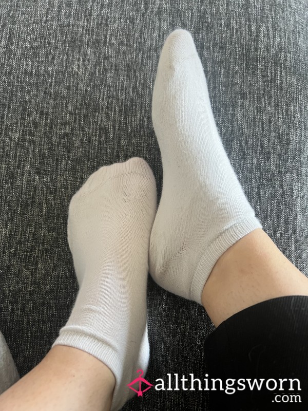 🧦 Long Ride Ahead… One Pair Only 😳 (With Extras If You Want)